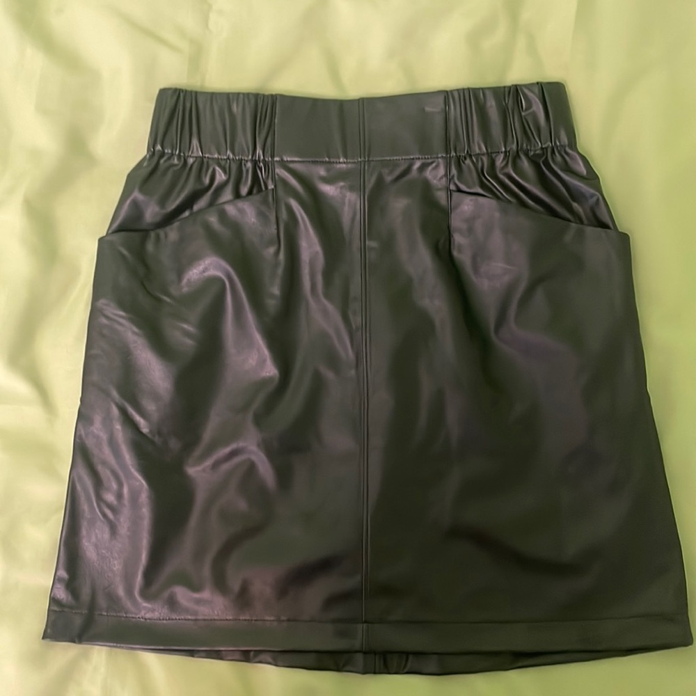 David Lerner faux leather mini skirt. XS.